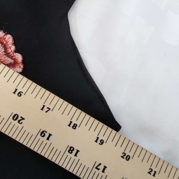 Chocker Neck Embroidered Black Women's Romper Size XL - Picture 7 of 7